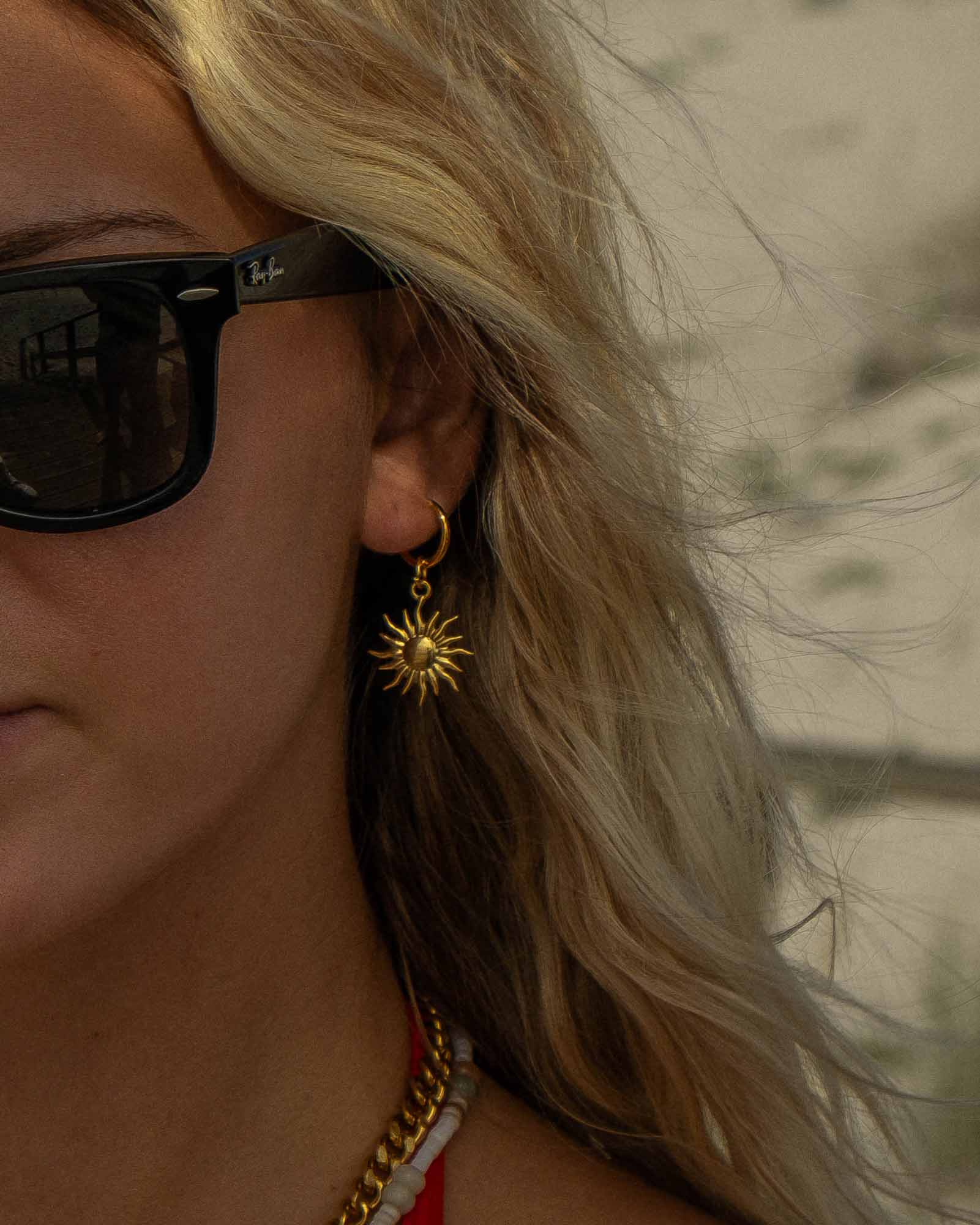 Golden Sunburst Earring in steel