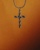 Twisted Cross - Colgante de acero inoxidable - Joyería unisexo online - Dicci