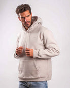 Sudadera Beige Dicci en el cuerpo del modelo - Regular Fit - Sudaderas Unisexo Online - Dicci